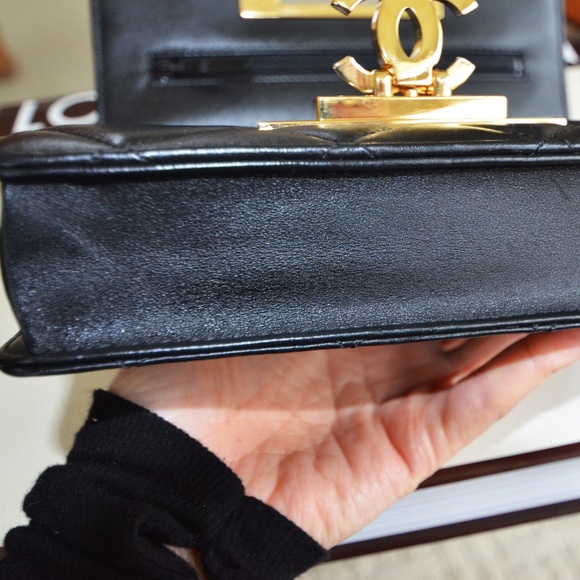 CHANEL Lambskin Quilted Golden Class WOC - Picture 7 of 8